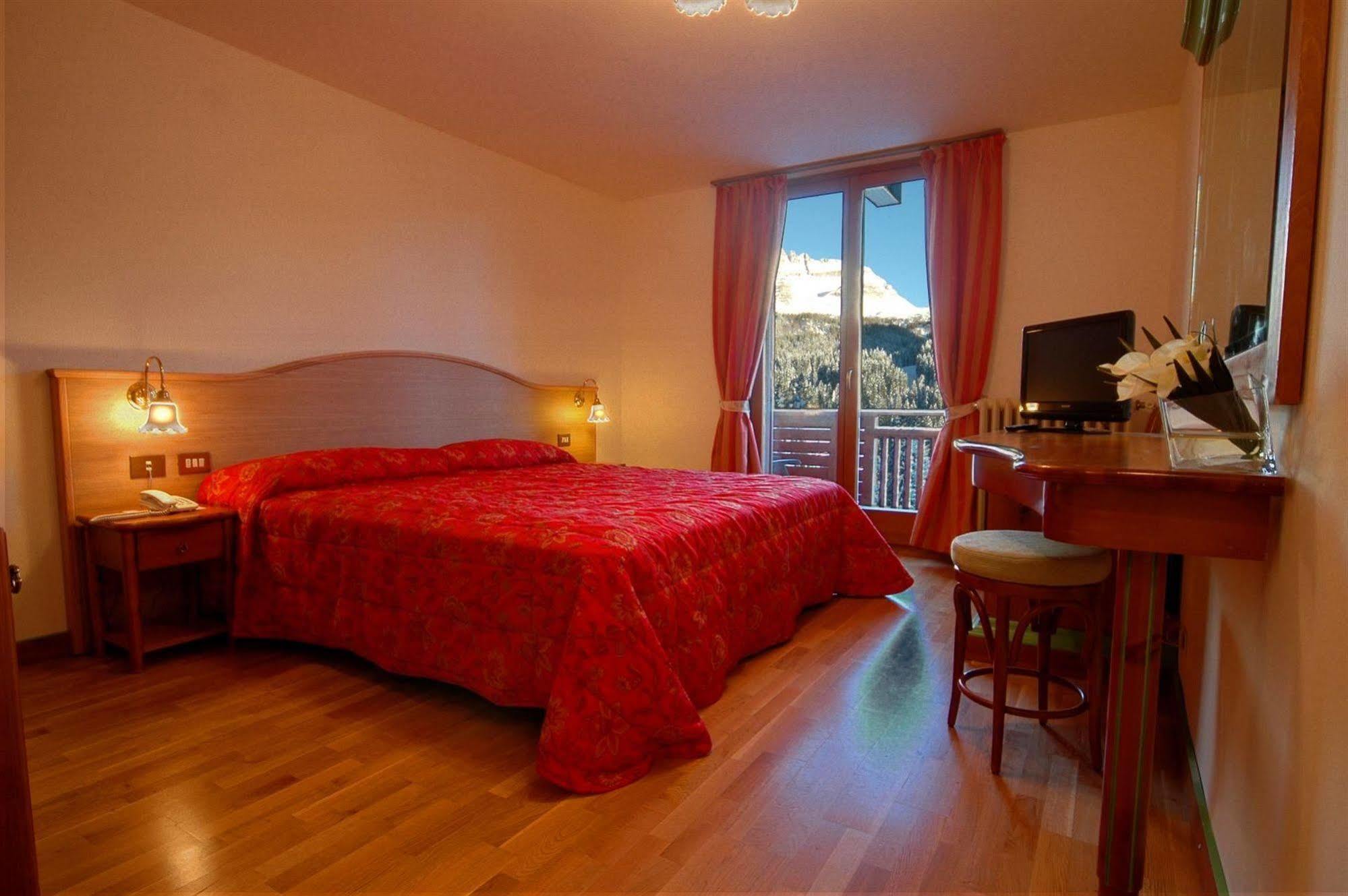 Carlo Magno Hotel Spa Resort Madonna Eksteriør billede